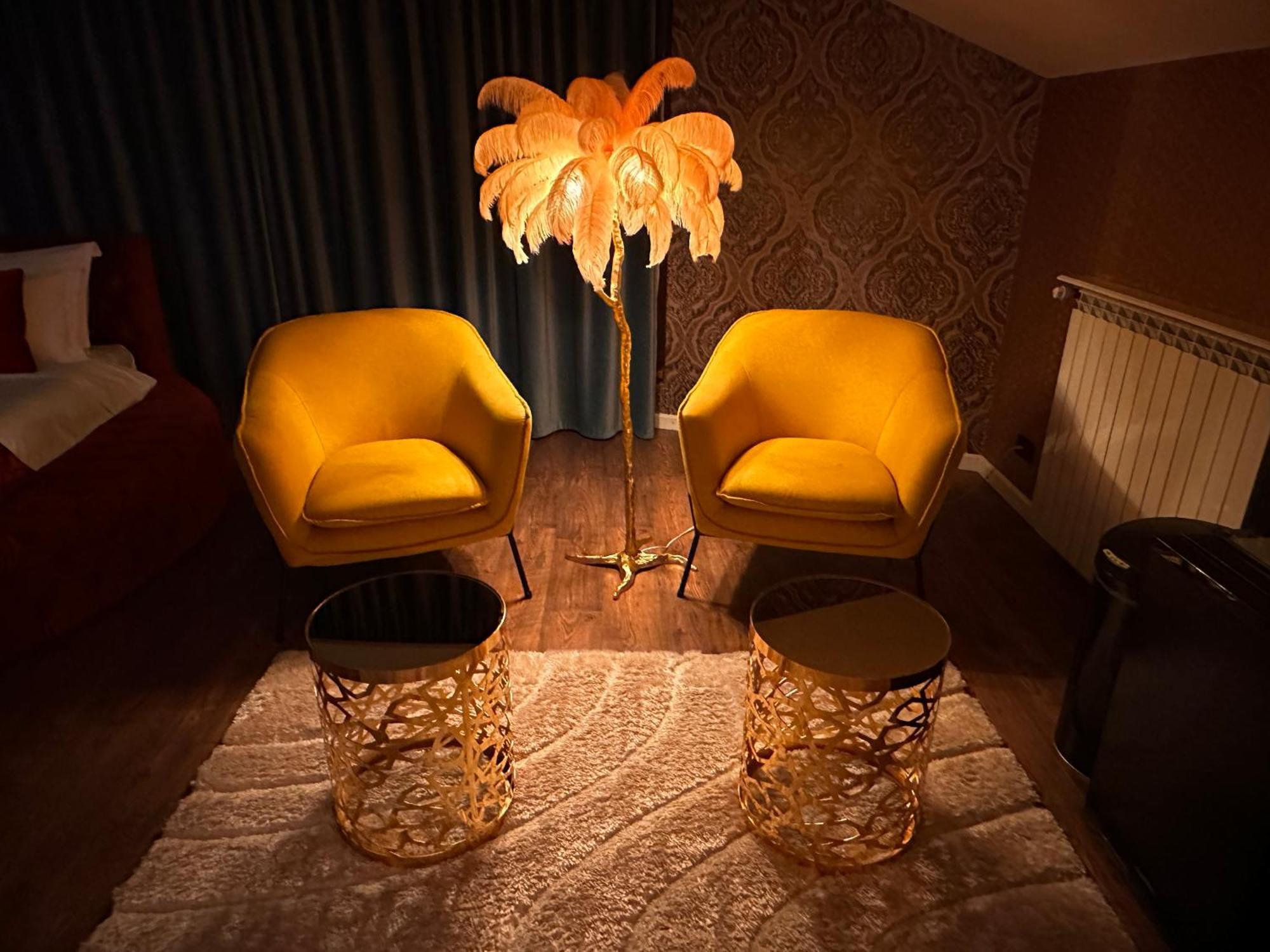 The Residence Central Jacuzzi Boutique (Adults Only) Cluj-Napoca Exteriör bild