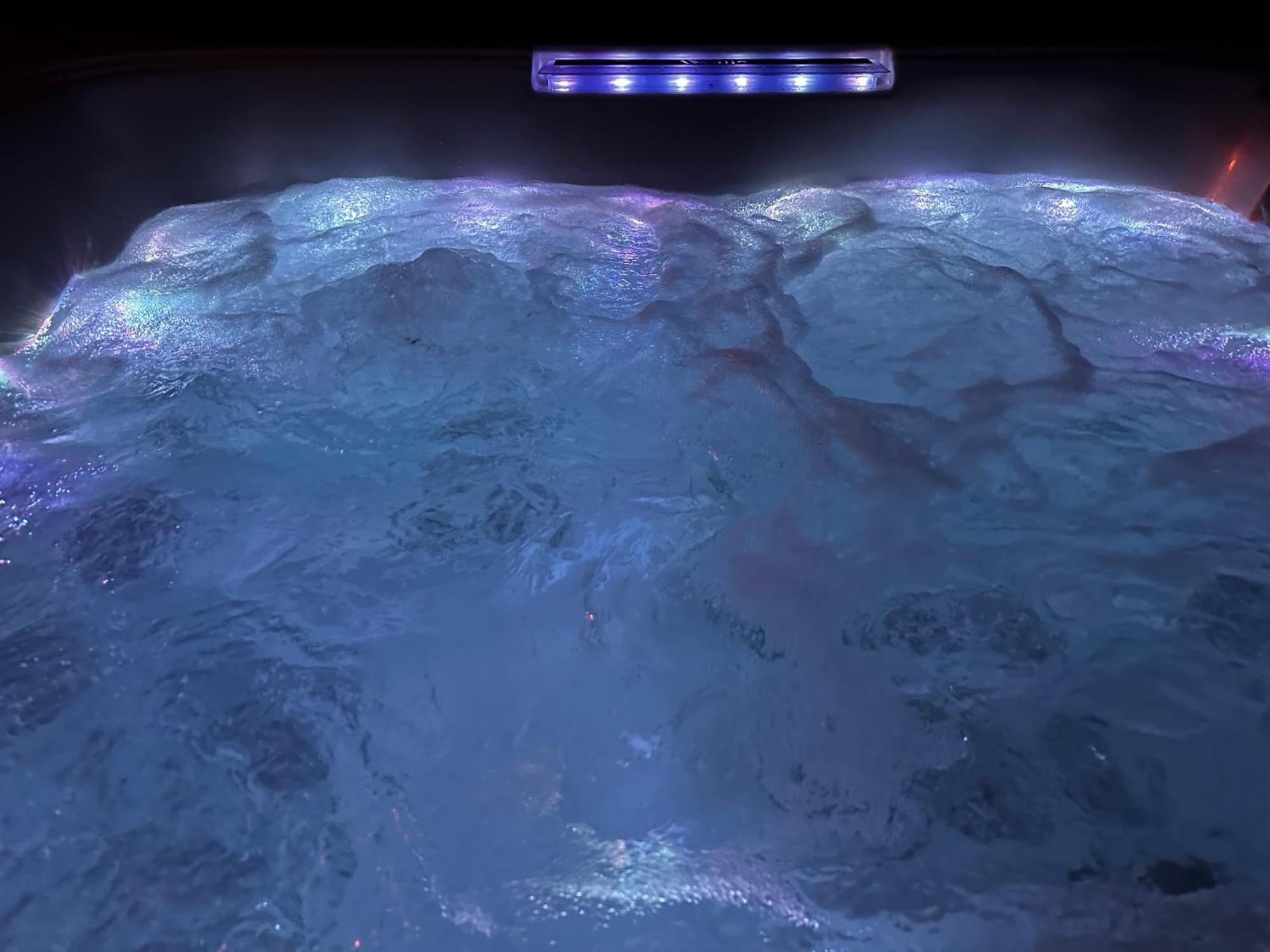 The Residence Central Jacuzzi Boutique (Adults Only) Cluj-Napoca Exteriör bild
