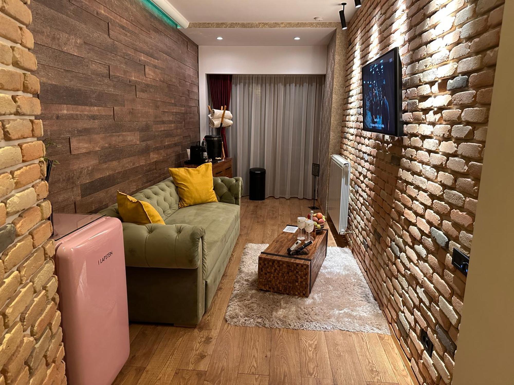 The Residence Central Jacuzzi Boutique (Adults Only) Cluj-Napoca Exteriör bild