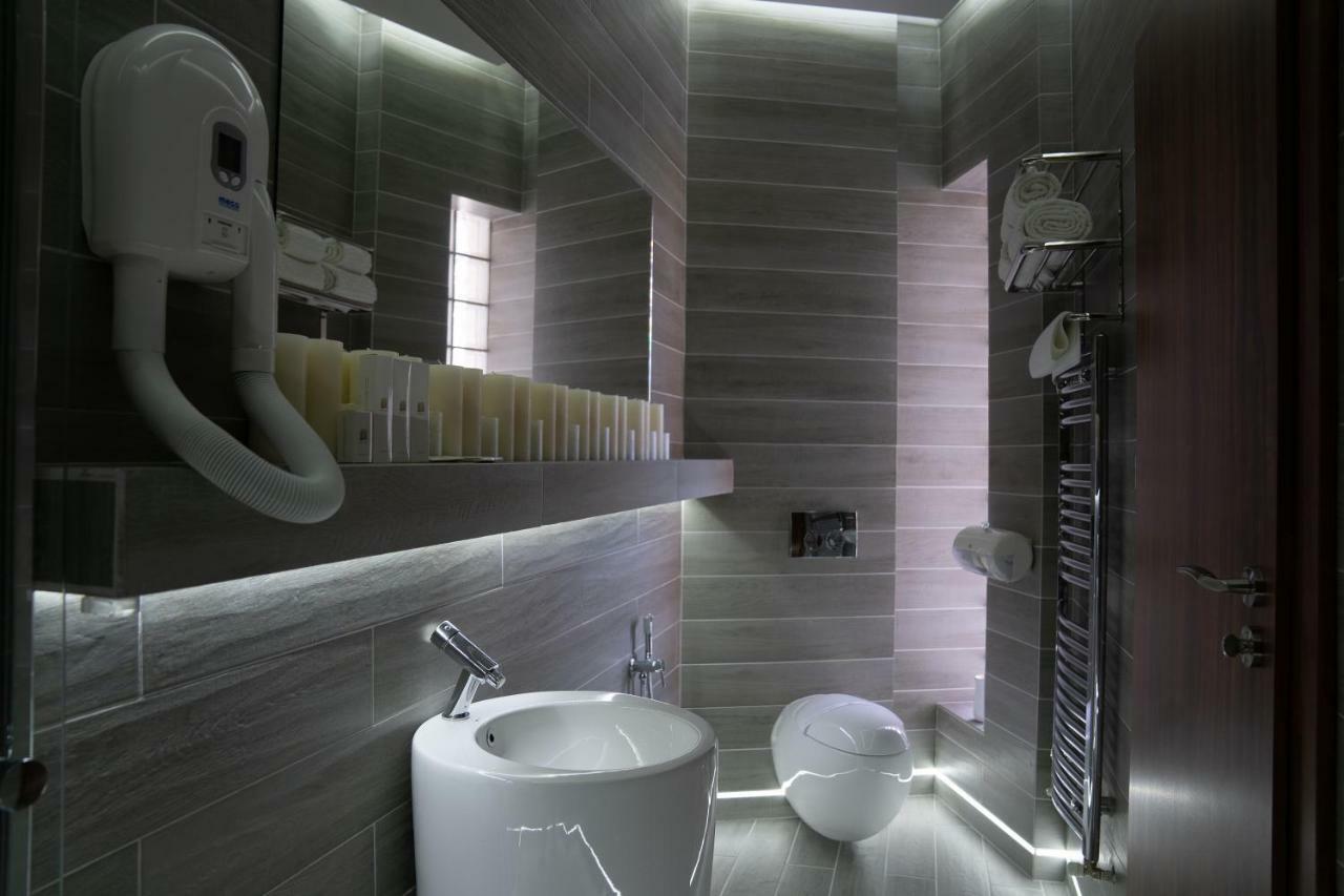 The Residence Central Jacuzzi Boutique (Adults Only) Cluj-Napoca Exteriör bild